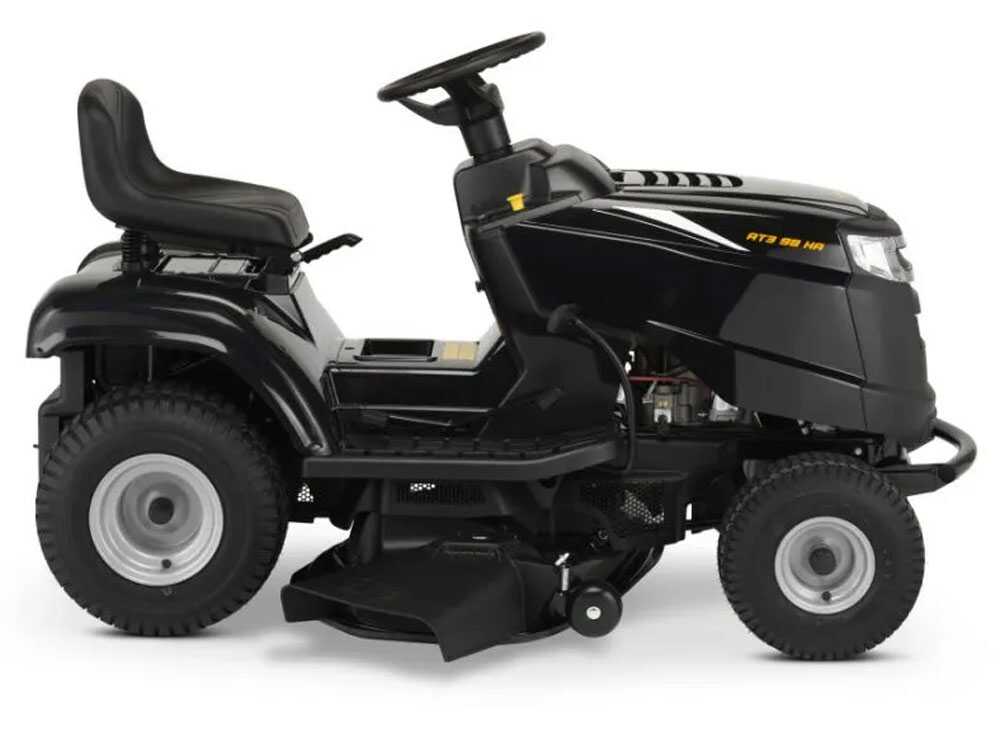 El Alpina AT4 84 HA es un tractor cortacésped de gasolina equipado con un motor ST 400 Powered by STIGA de 414 cm³